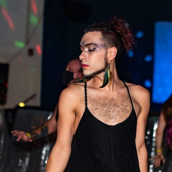 Meet your Posher, Joshua - Picture 1 of 5